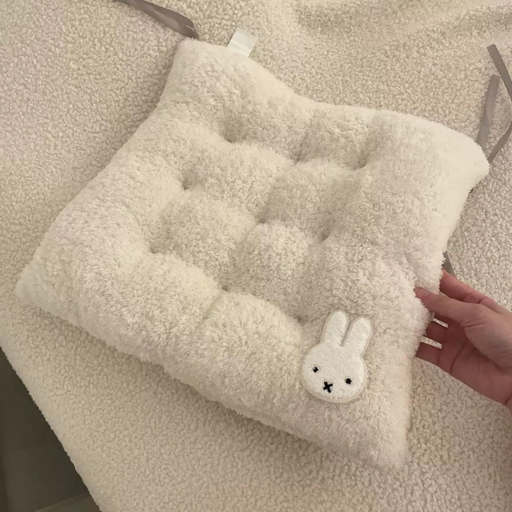 Miffy Tavşan Kalınlaşmış Koltu - Desk Setup Ergonomic incelemesi ve fiyatı